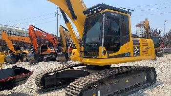 Komatsu PC240