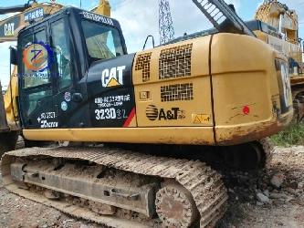 CAT 323 D L