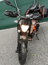 KTM 690 DUKE