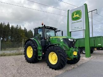 John Deere 6215R
