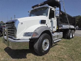 Mack GR64B