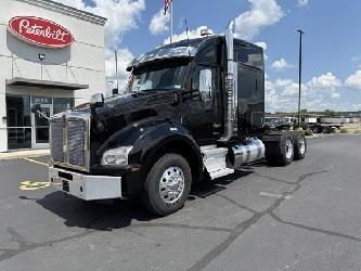 Kenworth T880
