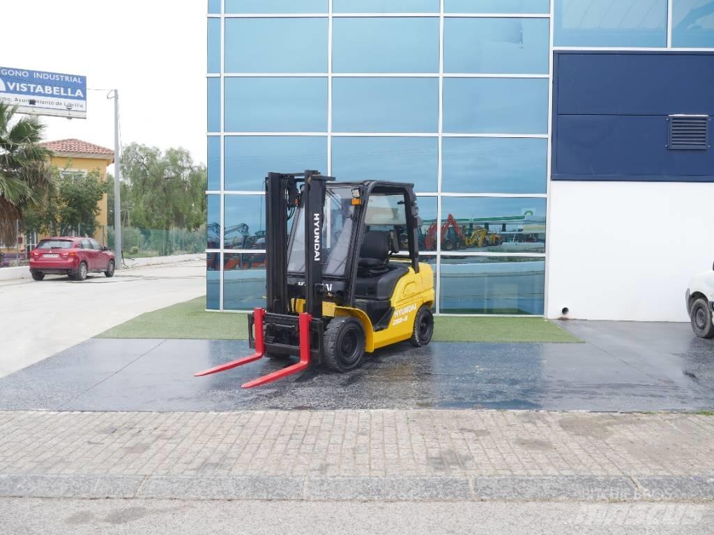 Hyundai 25 D-9 ディーゼル・軽油
