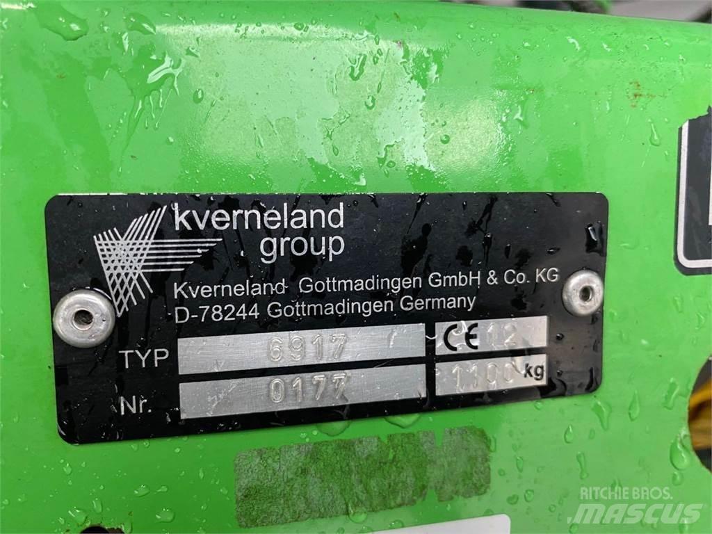 Deutz-Fahr 6917 テッダー・テッダーレーキ