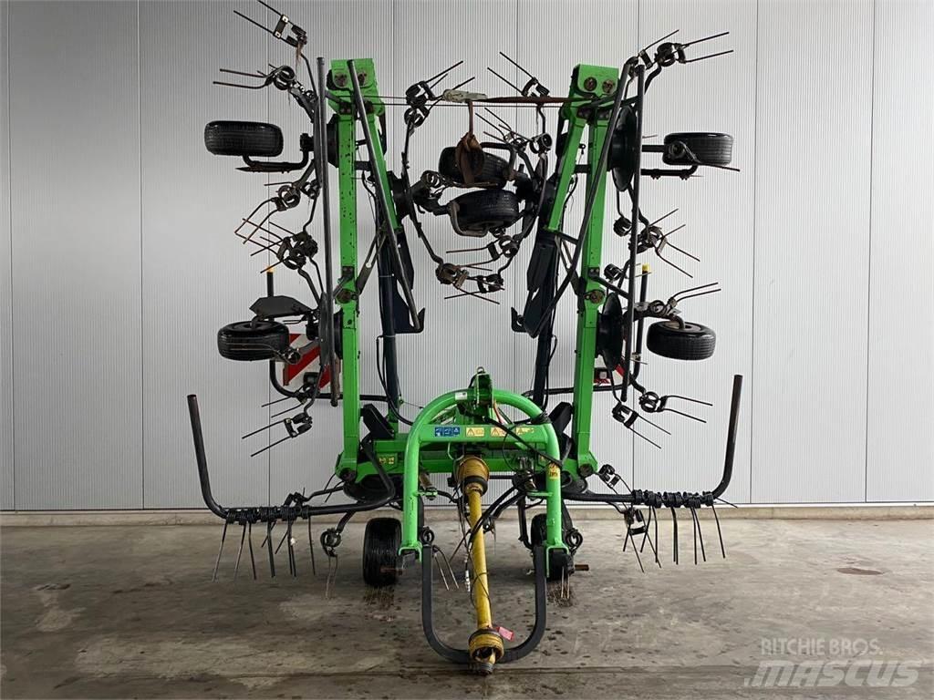 Deutz-Fahr 6917 テッダー・テッダーレーキ