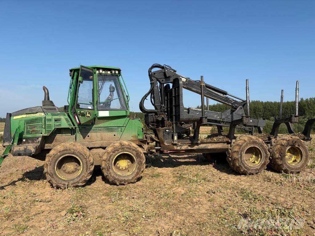 John Deere 1110G フォワーダー