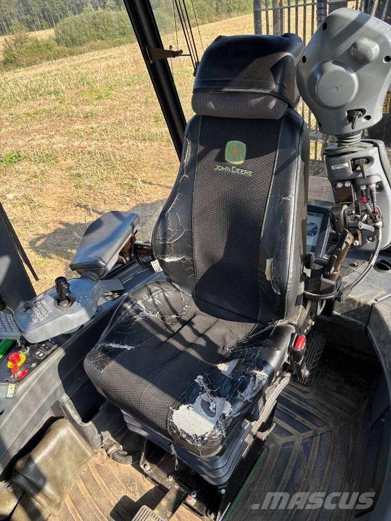John Deere 1110G フォワーダー