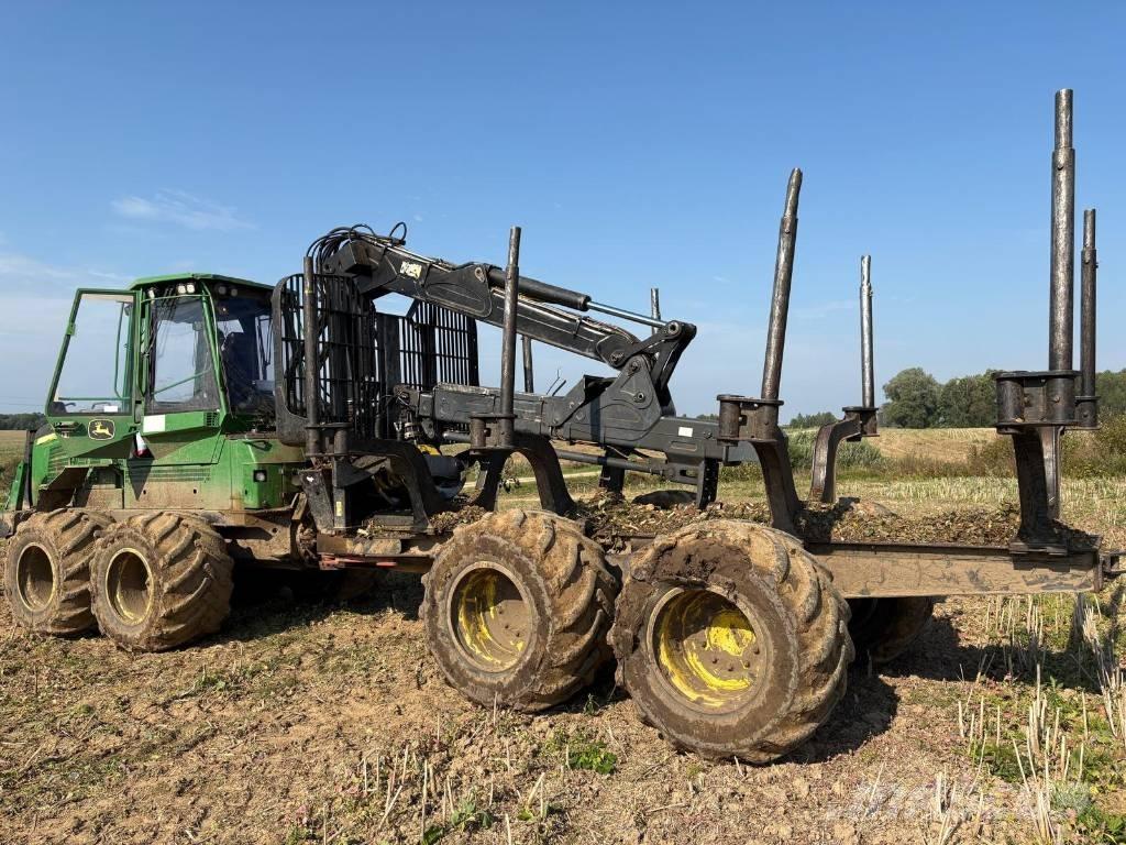 John Deere 1110G フォワーダー