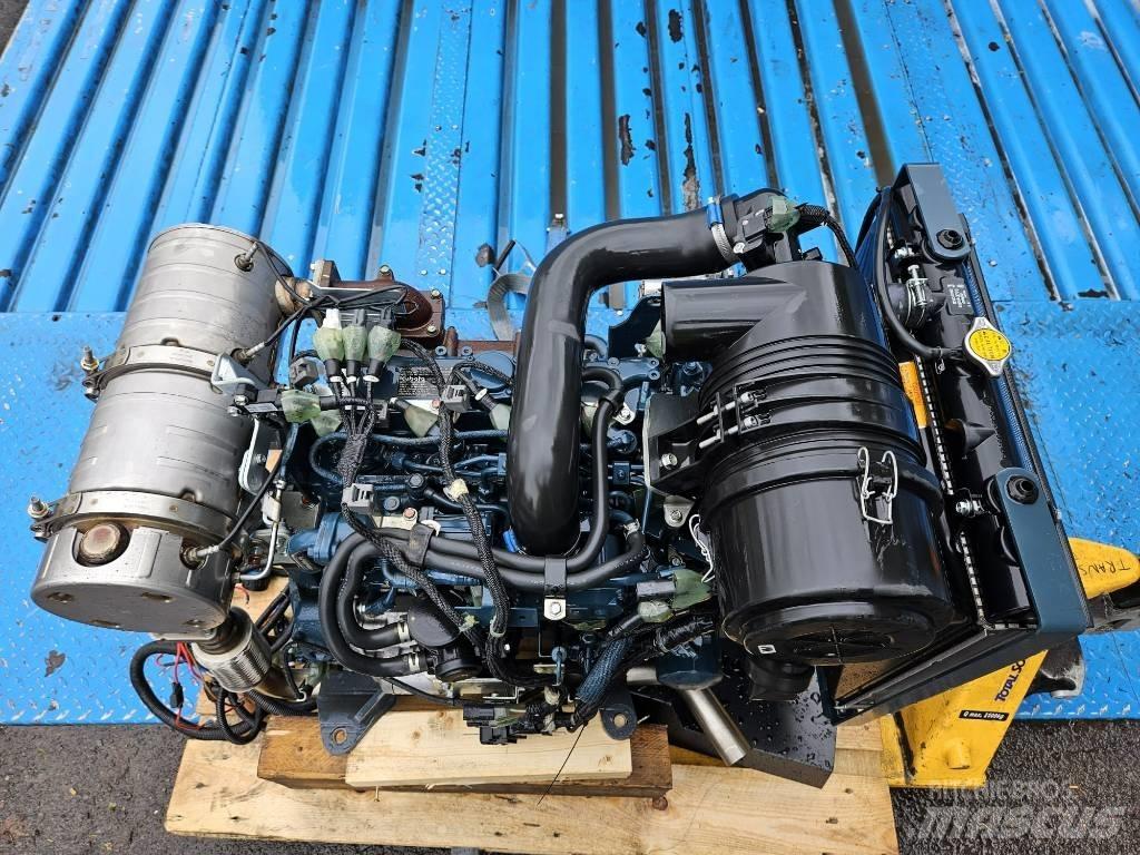 Kubota V 2403 エンジン