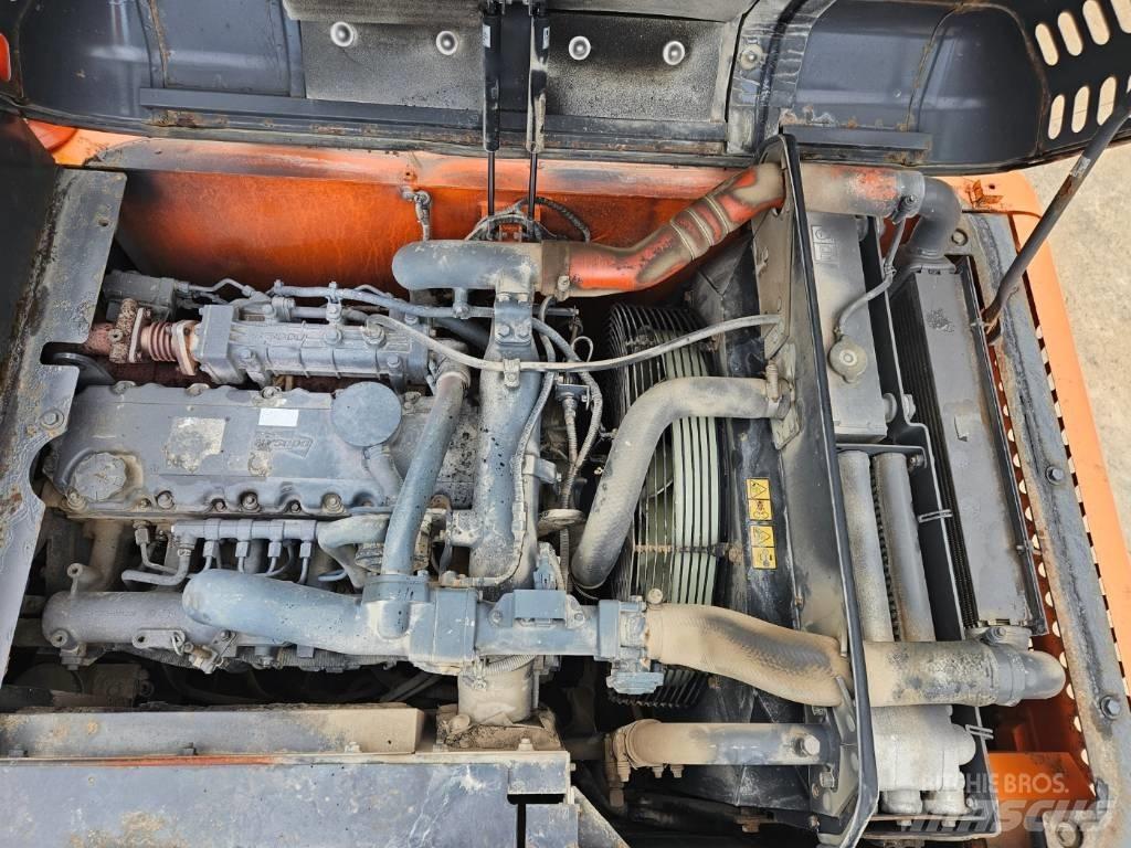 Doosan DX 210 W ホイール式油圧ショベル（パワーショベル・ユンボ・バックホー）