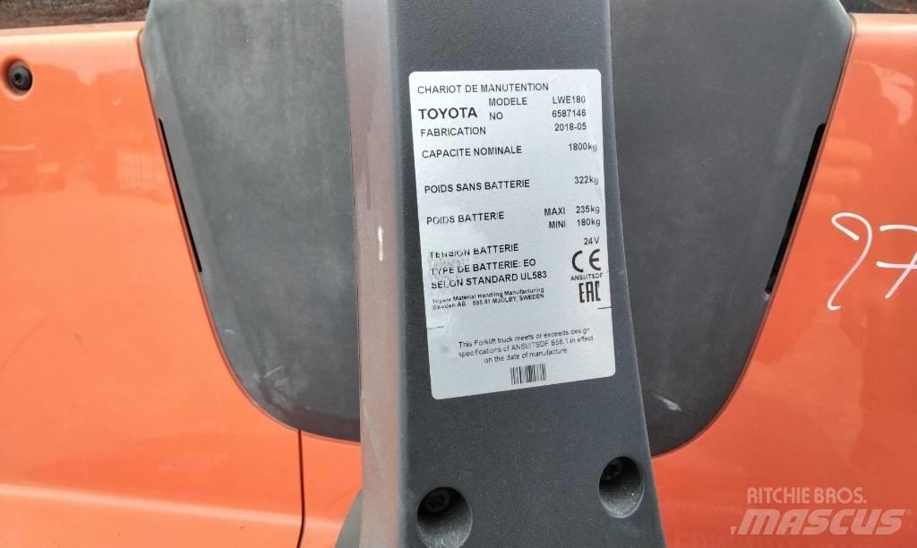 Toyota LWE180 ローリフト