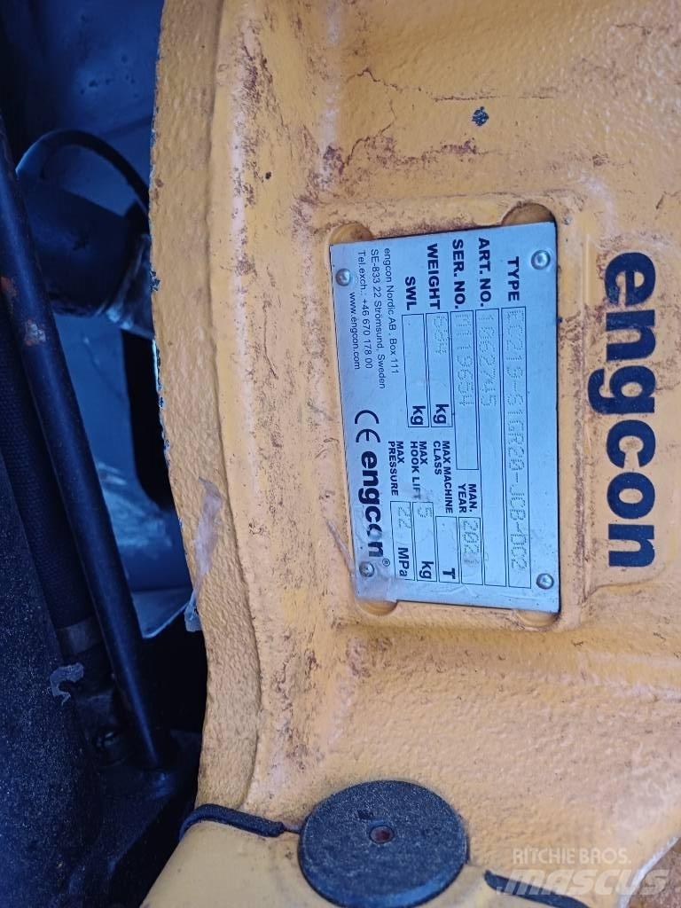 JCB JS 145 W ホイール式油圧ショベル（パワーショベル・ユンボ・バックホー）