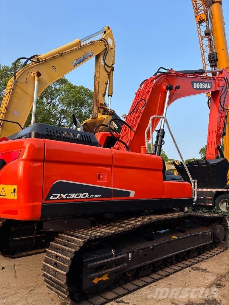 Doosan DX300LC-9C 大型油圧ショベル12t以上（パワーショベル・ユンボ）