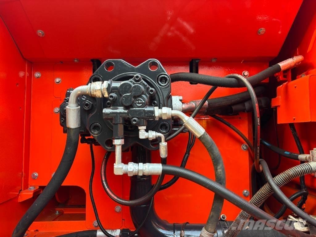 Doosan DX300LC-9C 大型油圧ショベル12t以上（パワーショベル・ユンボ）