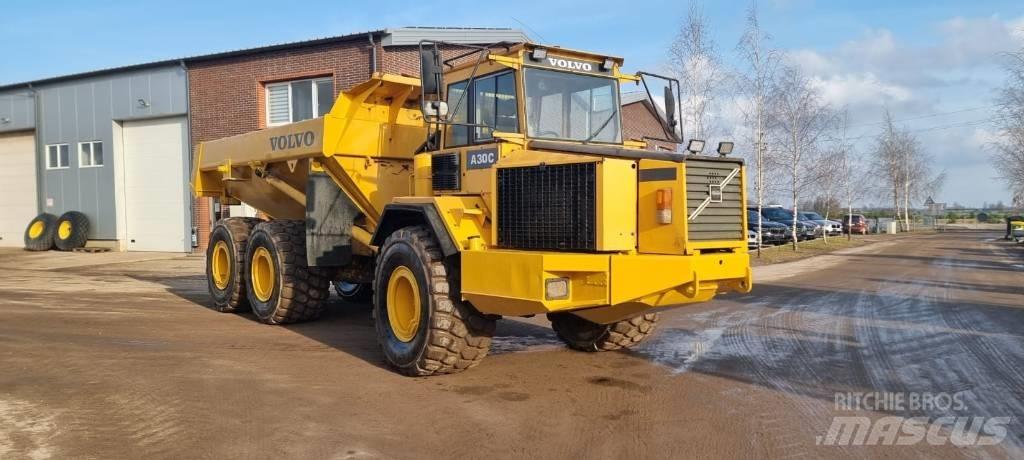 Volvo A 30 C 6x6 アーティキュレート式ダンプトラック