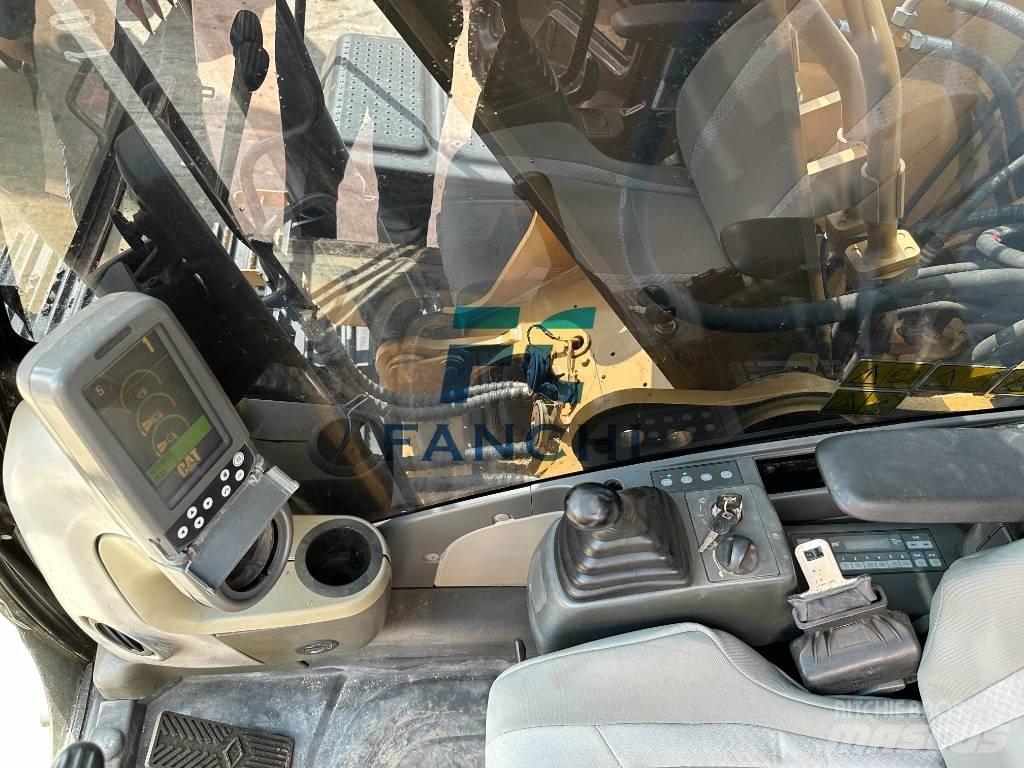 CAT 313 中型油圧ショベル 7ｔ-12ｔ（ユンボ・パワーショベル・バックホー）