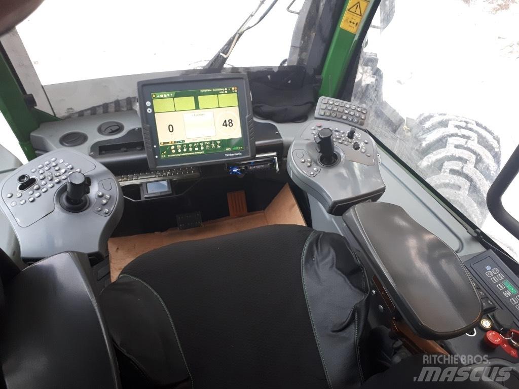 John Deere 1270 E ハーベスター
