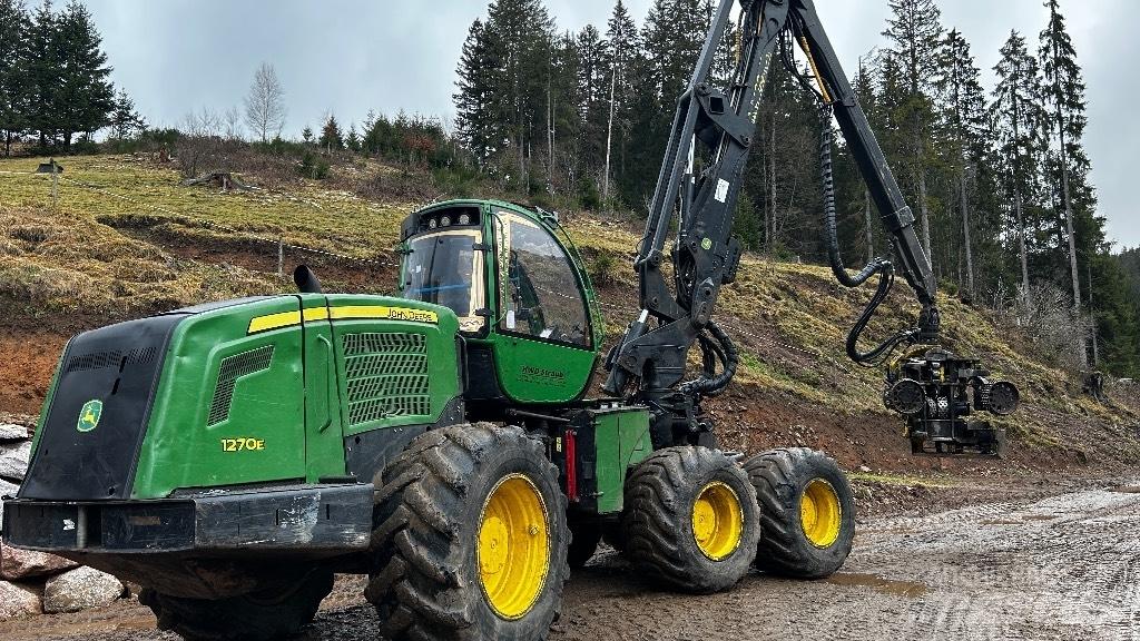 John Deere 1270 E ハーベスター