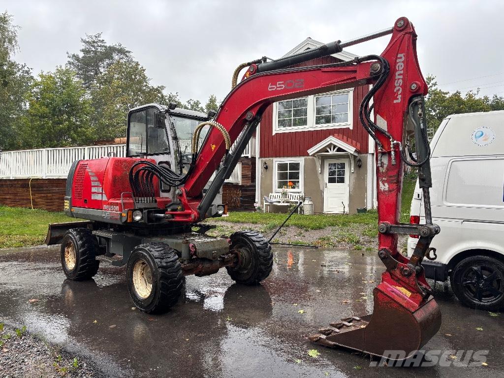 Neuson 6502 ホイール式油圧ショベル（パワーショベル・ユンボ・バックホー）