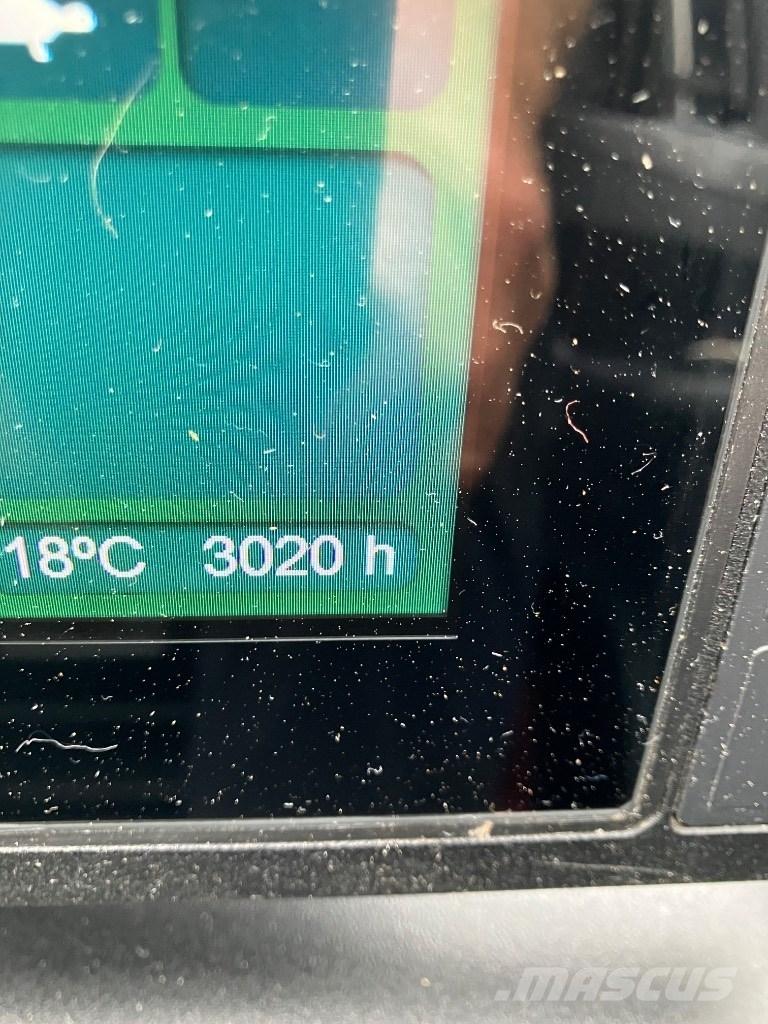 John Deere 1470G ハーベスター
