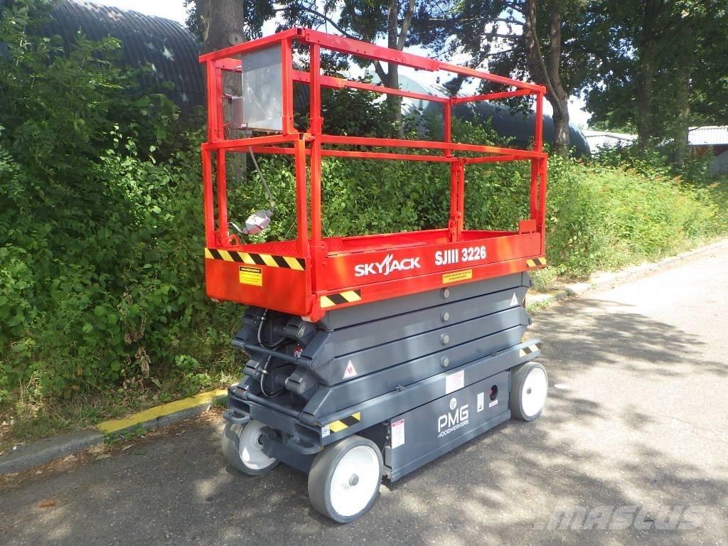SkyJack SJ3226 シザースリフト