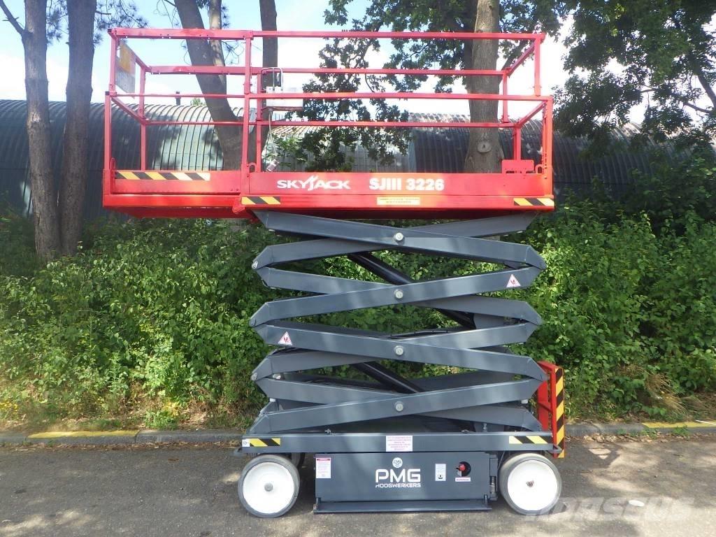 SkyJack SJ3226 シザースリフト