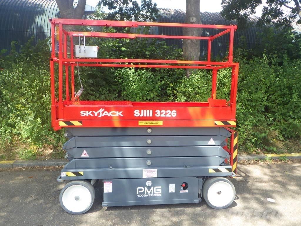 SkyJack SJ3226 シザースリフト