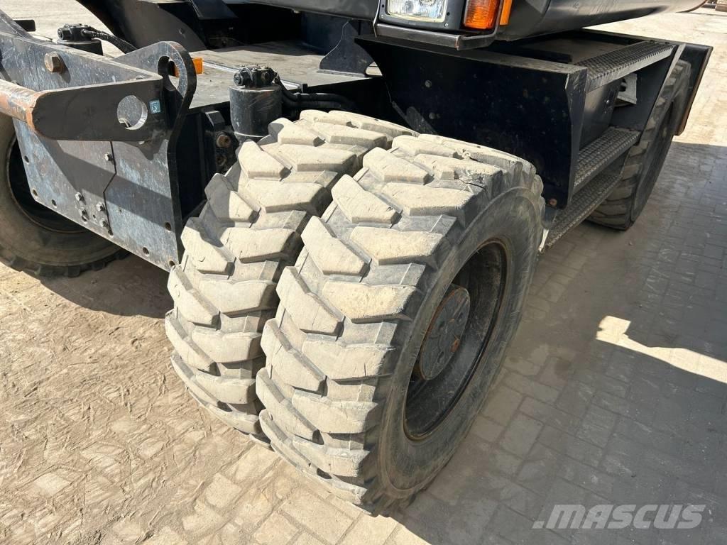 Hitachi ZX 140 W-5B ホイール式油圧ショベル（パワーショベル・ユンボ・バックホー）