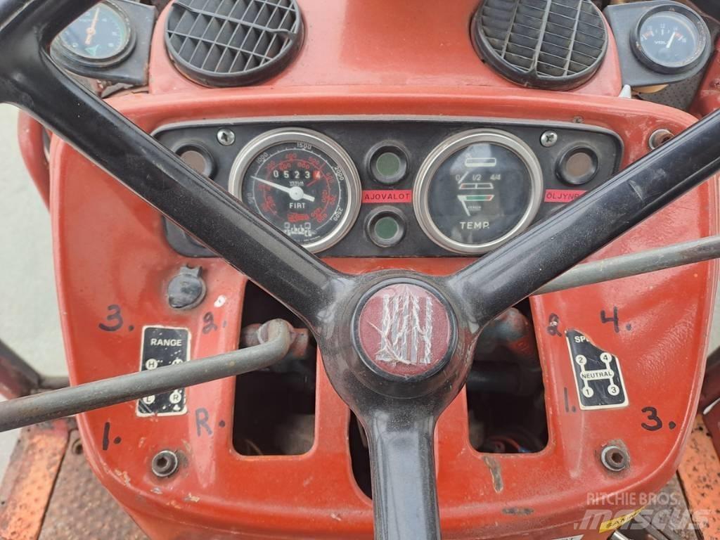 Fiat 1300 DT トラクター