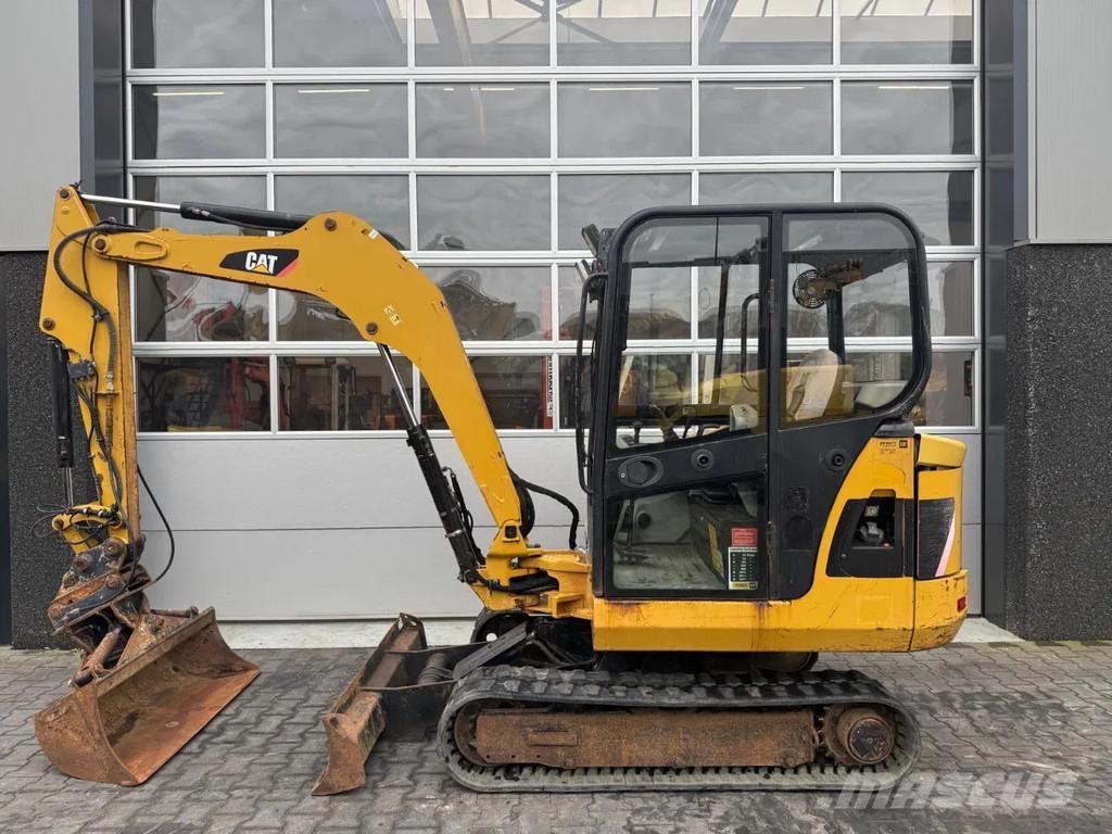 CAT 302.5C ミニ油圧ショベル 7t以下（ミニユンボ・ミニディガー）