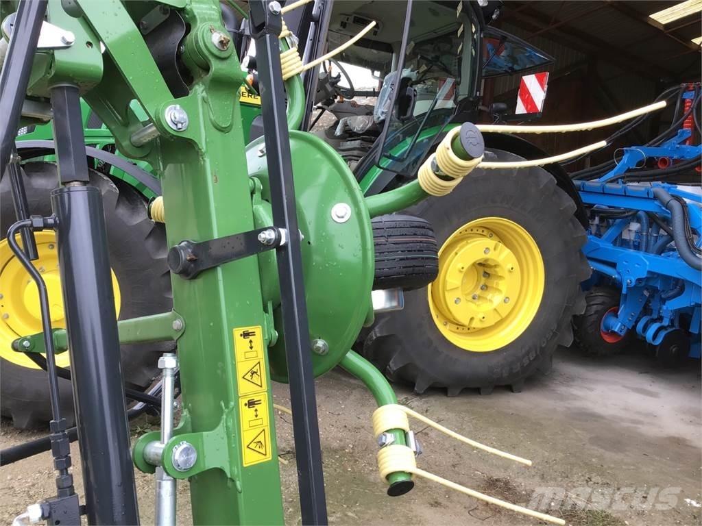 Krone Vendro 820 テッダー・テッダーレーキ