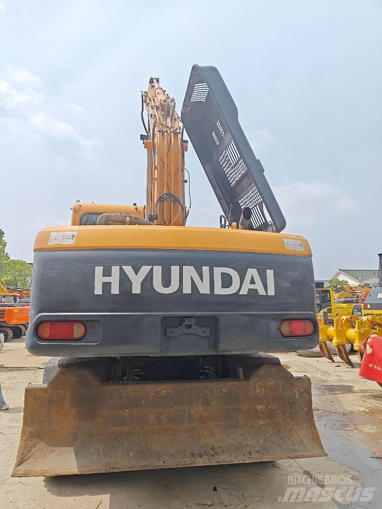 Hyundai R210W-9 ホイール式油圧ショベル（パワーショベル・ユンボ・バックホー）