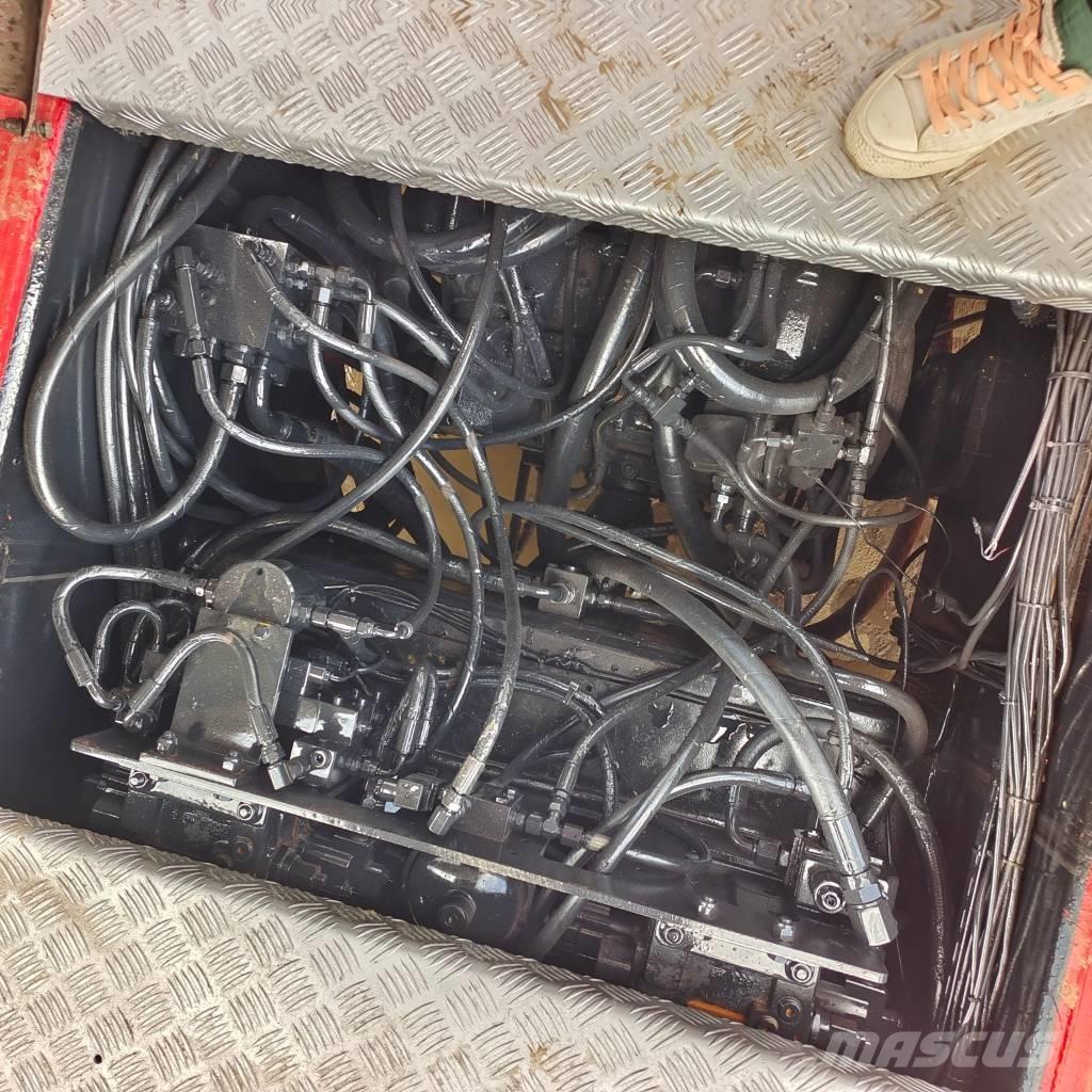 Kalmar DRF 450 リーチスタッカー