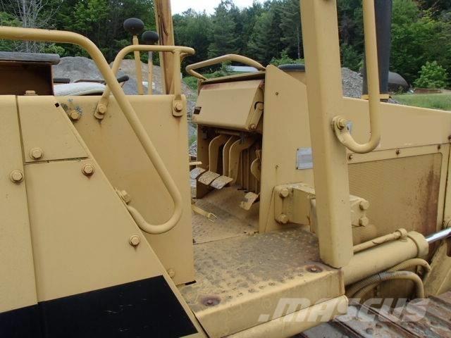 CAT D 3 C ブルドーザー