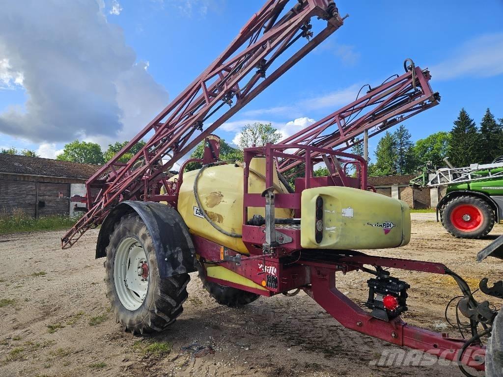 Hardi Commander 2800 牽引型スプレイヤー