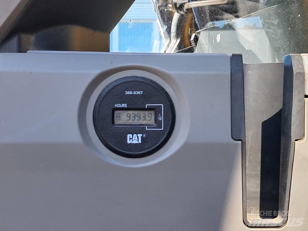 CAT 323 EL 大型油圧ショベル12t以上（パワーショベル・ユンボ）