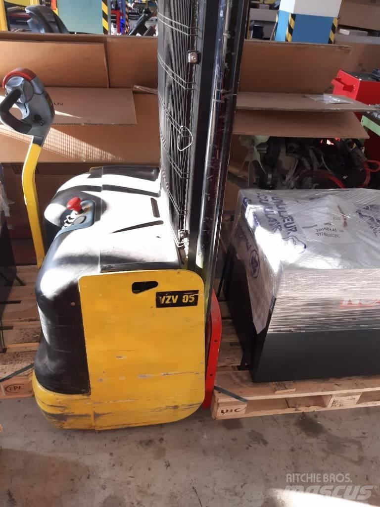 Hyster S 1.2 ウォーキンフォークリフト