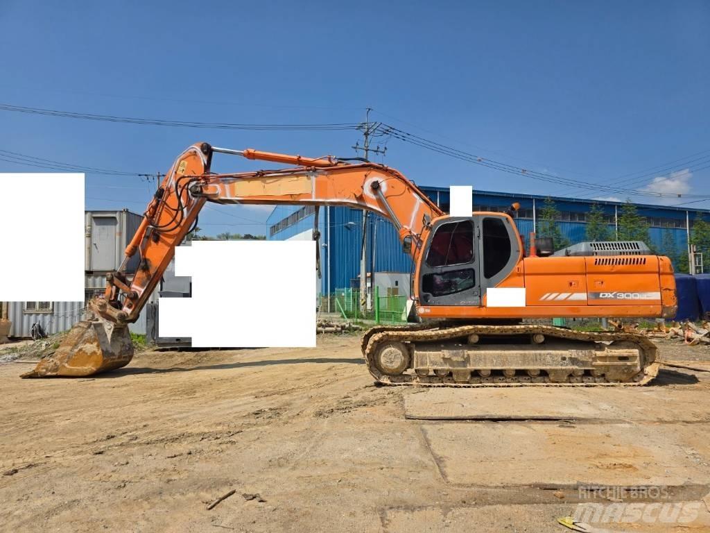 Doosan DX 300 LCA 大型油圧ショベル12t以上（パワーショベル・ユンボ）