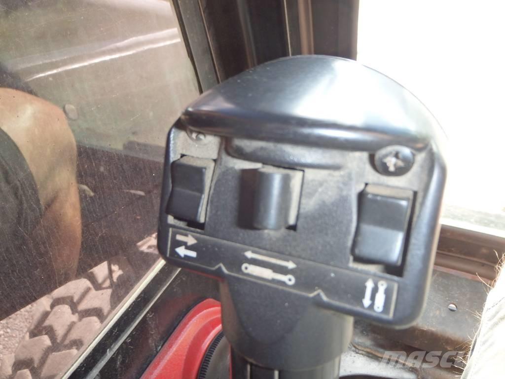 Bobcat S 300 スキッドステアローダー