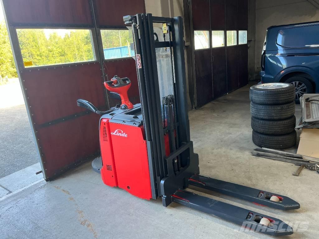 Linde D 14 AP 自走式スタッカー