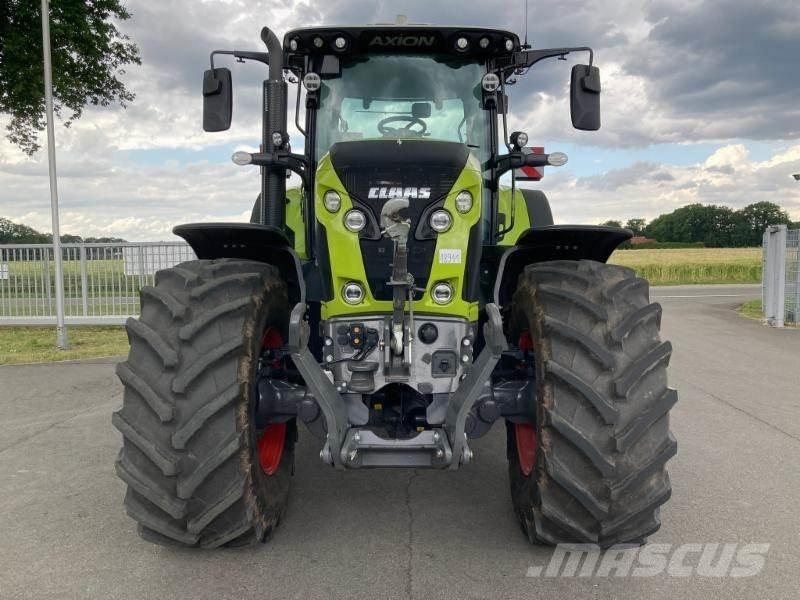 CLAAS AXION 810 トラクター