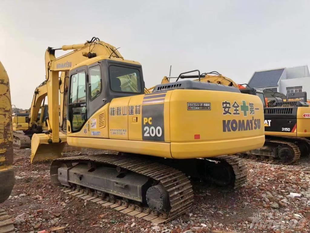 Komatsu 200-7 大型油圧ショベル12t以上（パワーショベル・ユンボ）