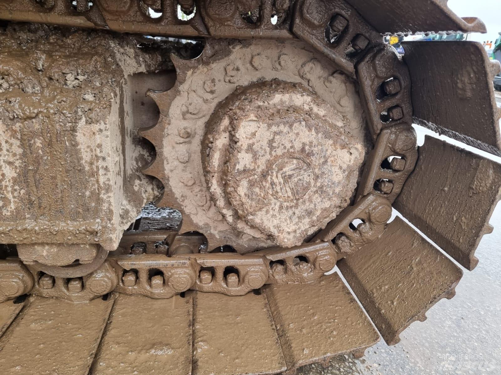 JCB JS 220 LC 大型油圧ショベル12t以上（パワーショベル・ユンボ）
