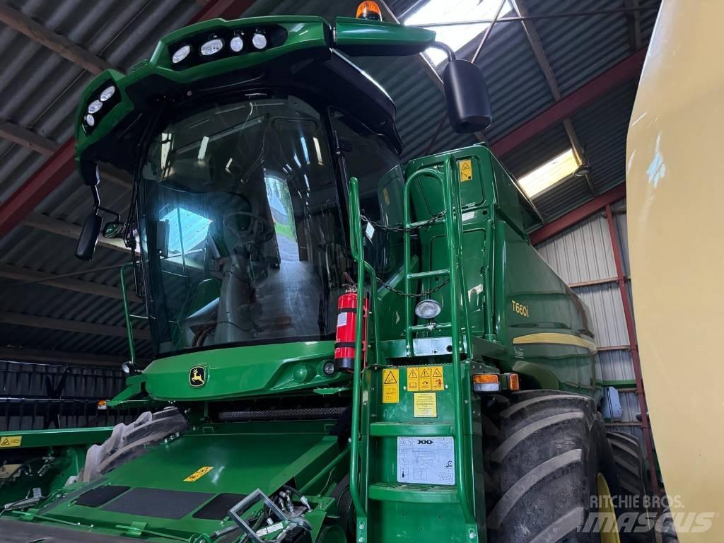 John Deere T 660i コンバイン