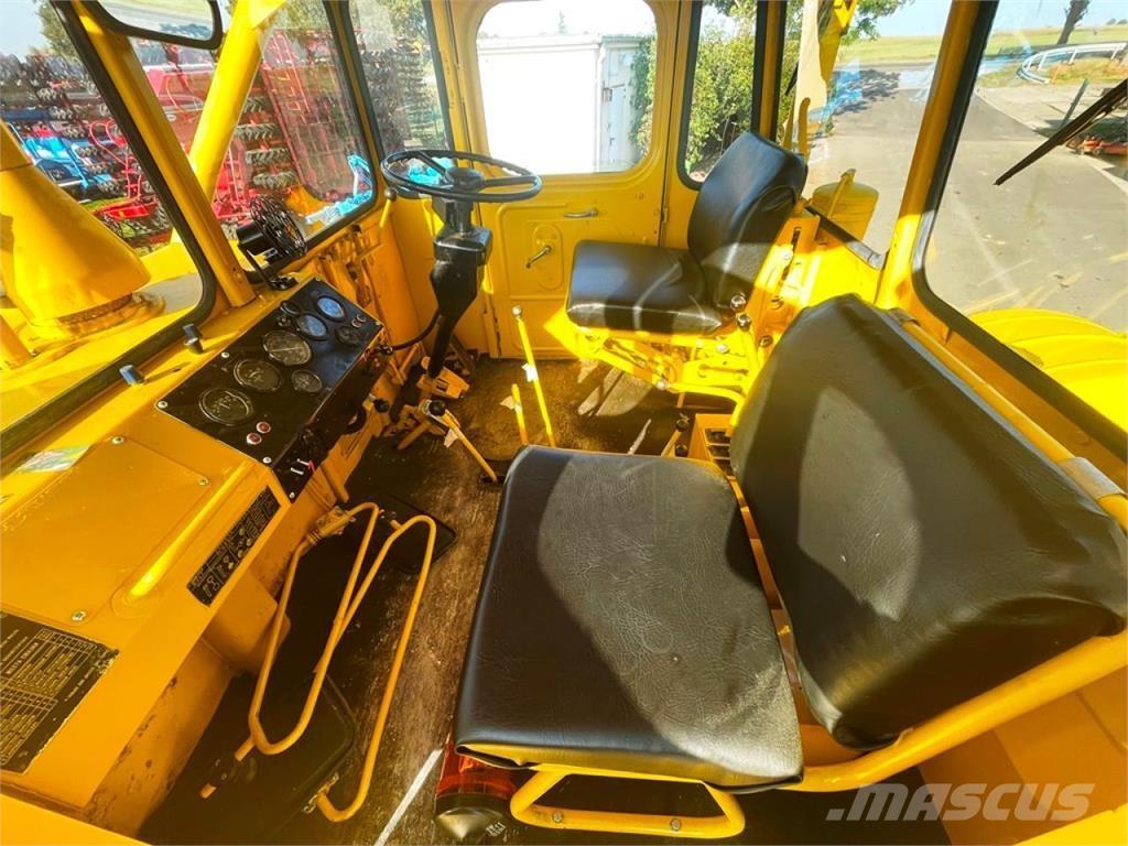 Kirovets K700A V8 トラクター