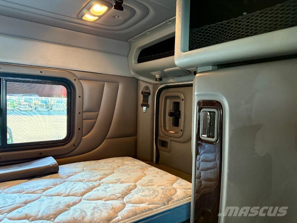 Peterbilt 389 中古トラクターヘッド | トレーラーヘッド