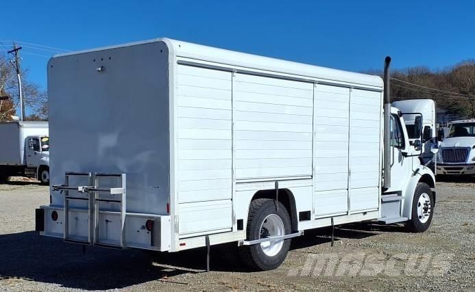 Freightliner M2 飲料運送車両