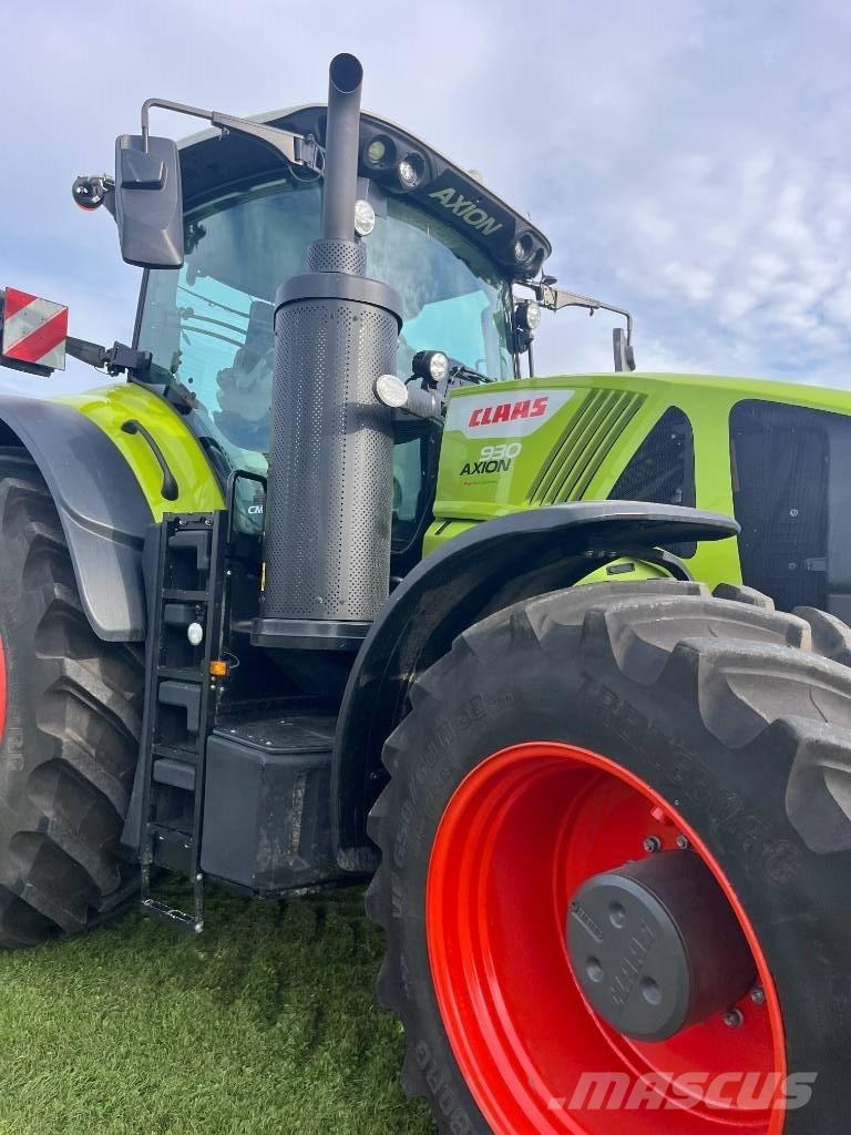 CLAAS AXIO 930 トラクター