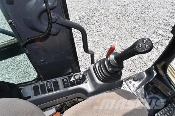 Hitachi ZX 135 大型油圧ショベル12t以上（パワーショベル・ユンボ）