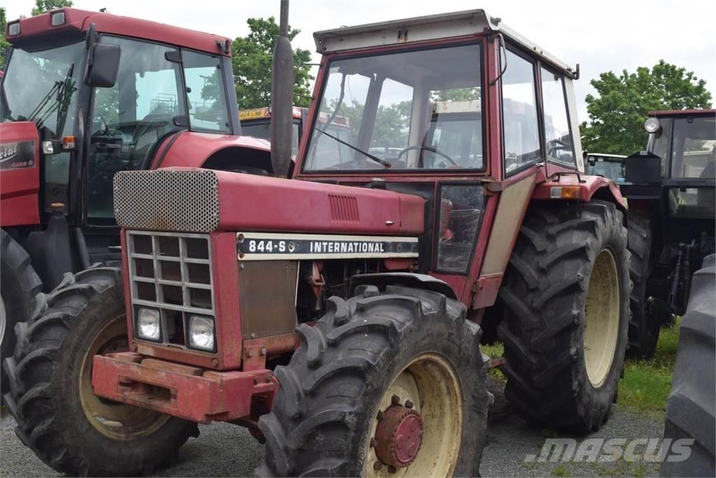 Case IH 844 A/S トラクター